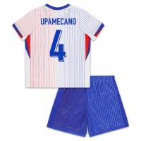 Francúzsko Dayot Upamecano #4 Vonkajší Detský futbalový dres ME 2024 Krátky Rukáv (+ trenírky)